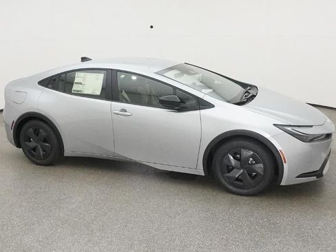 New 2026 Toyota Prius Plug-In Hybrid FWD image 12