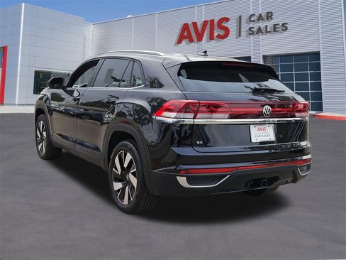 Used 2025 Volkswagen Atlas Cross Sport SE image 3