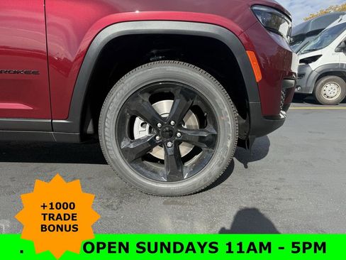 New 2025 Jeep Grand Cherokee L Altitude image 9