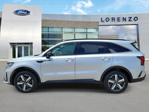 Used 2021 Kia Sorento S FWD image 8