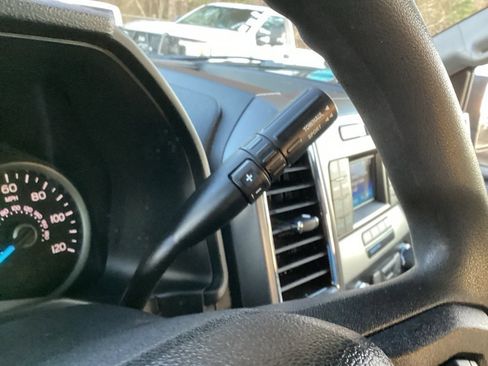 Used 2015 Ford F150 XLT image 45