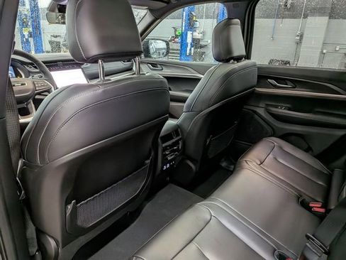 New 2025 Jeep Grand Cherokee Limited image 26