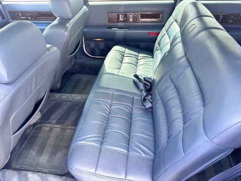 Used 1996 Cadillac Fleetwood Brougham image 6