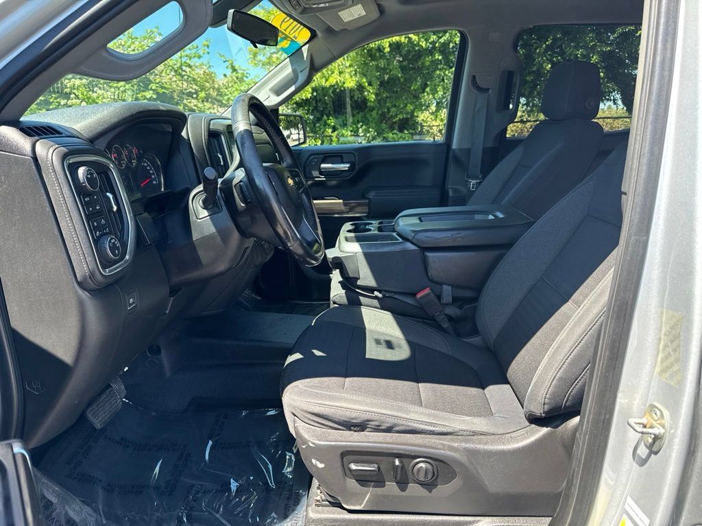 Used 2019 Chevrolet Silverado 1500 LT w/ Convenience Package AWD/4WD image 13