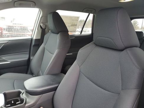 New 2025 Toyota RAV4 LE image 10