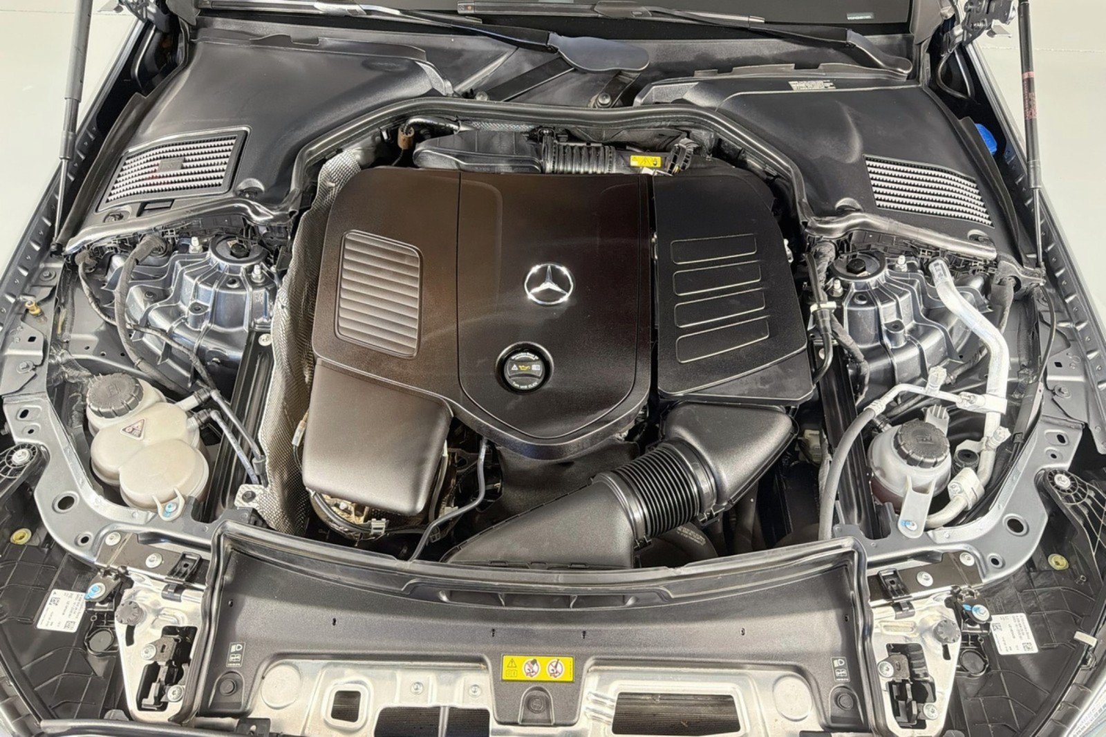 Used 2024 Mercedes-Benz C 300 Sedan image 11