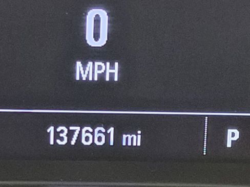 Used 2018 Chevrolet Malibu LT image 2