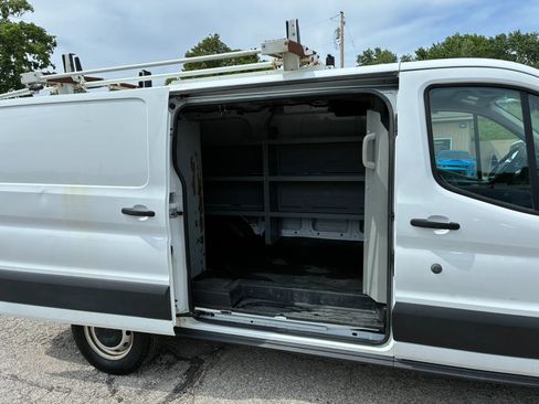 Used 2019 Ford Transit 250 130 Low Roof RWD image 9