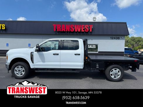 Used 2025 Ford F350 XLT AWD/4WD image 2