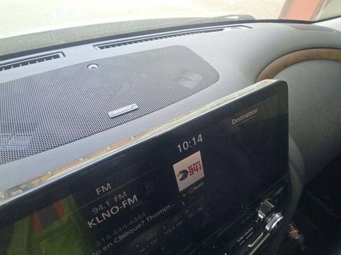 Used 2023 Nissan Armada SL w/ Captain's Chairs Package image 32