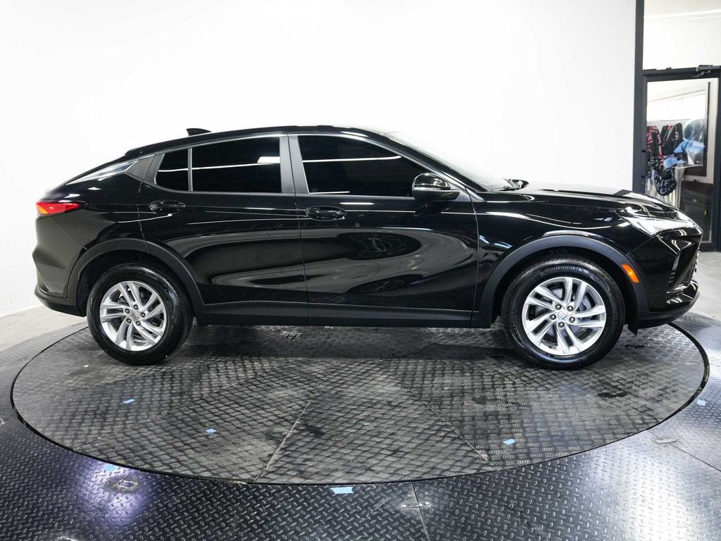 Used 2025 Buick Envista Preferred w/ Convenience I Package FWD image 5