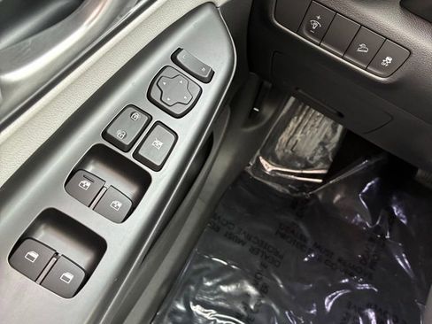 Used 2023 Hyundai Kona Limited image 25