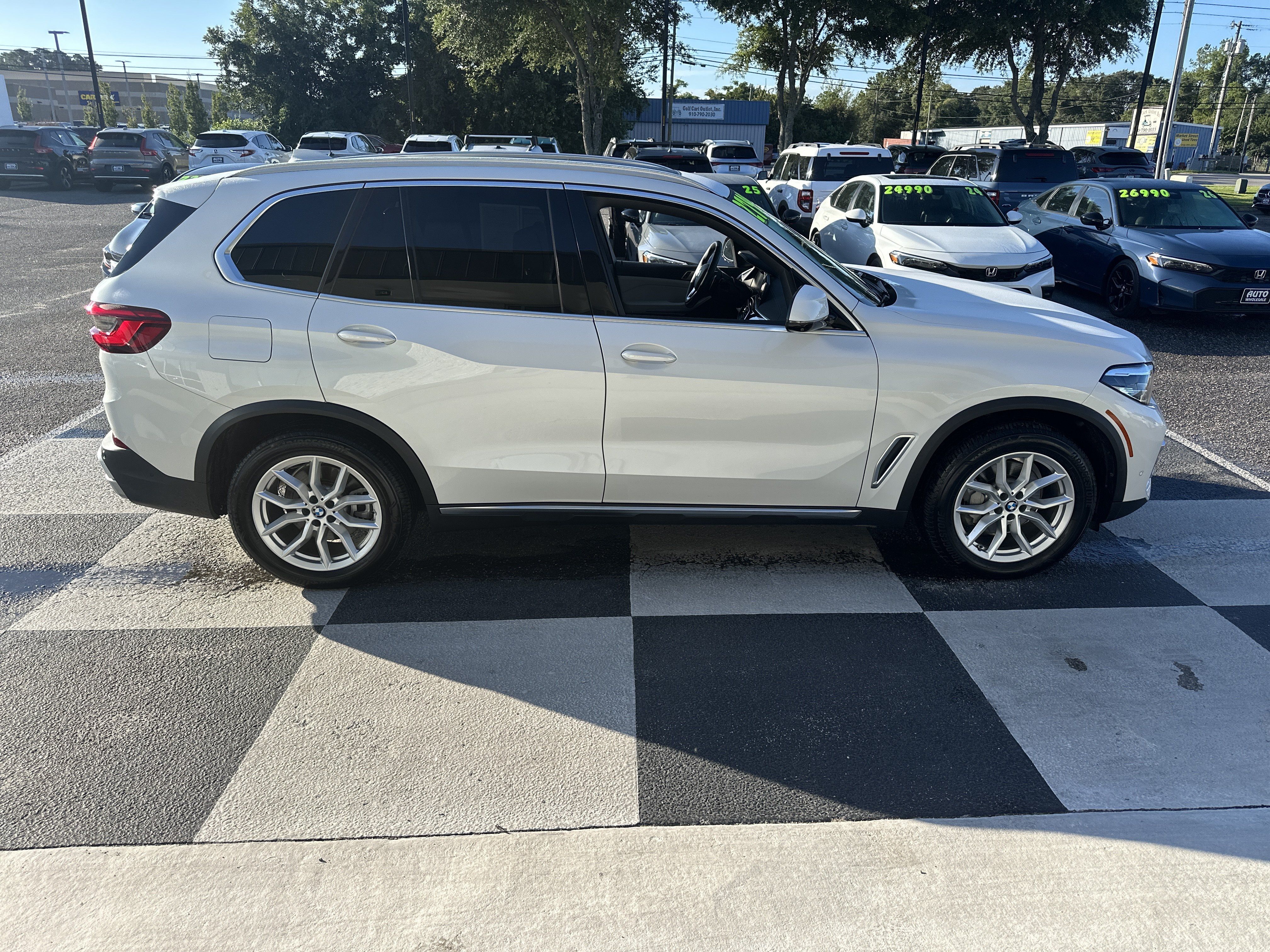Used 2020 BMW X5 sDrive40i w/ Premium Package RWD image 3