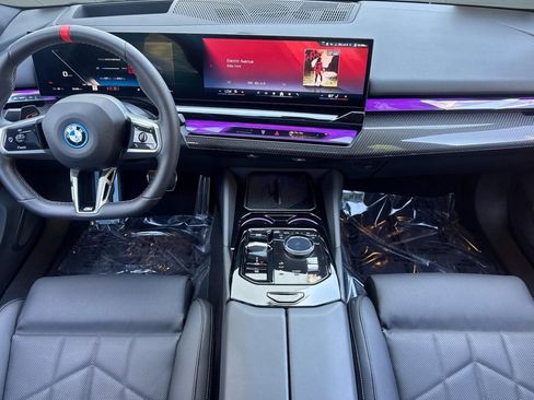 Used 2025 BMW i5 M60 AWD/4WD image 16