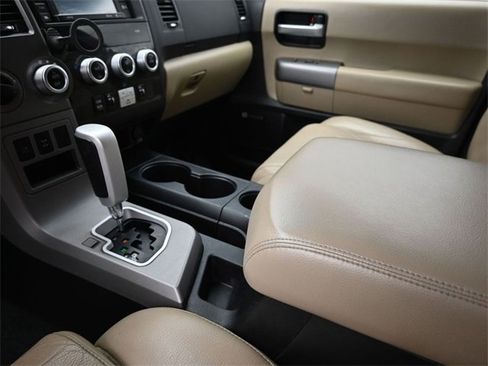 Used 2017 Toyota Sequoia Limited image 19