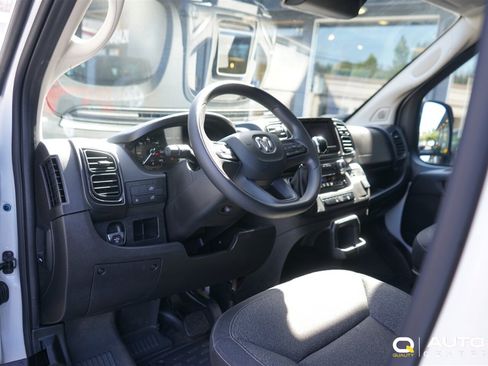 Used 2025 RAM ProMaster 2500 w/ Convenience Group FWD image 17