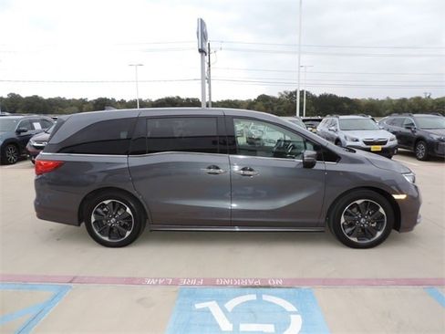 Used 2024 Honda Odyssey Elite image 4