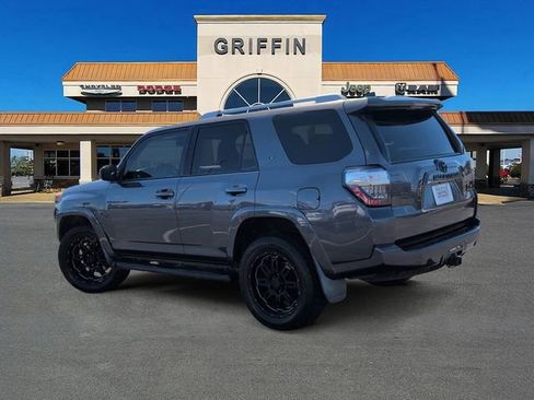 Used 2016 Toyota 4Runner SR5 image 9