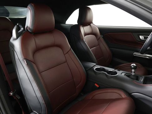 Used 2025 Ford Mustang GT Premium RWD image 31