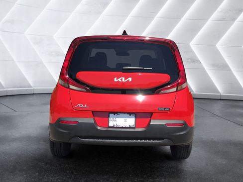 Used 2022 Kia Soul LX FWD image 4