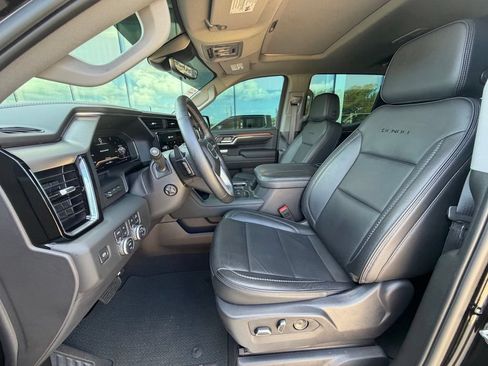 Used 2024 GMC Sierra 1500 Denali w/ Technology Package AWD/4WD image 18