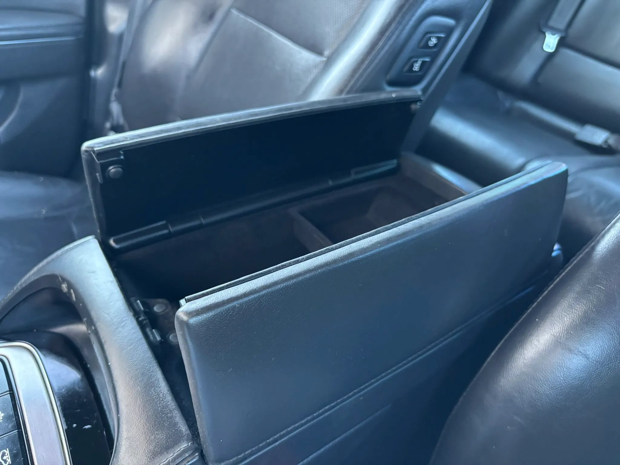 Used 2014 Hyundai Equus Signature RWD image 43