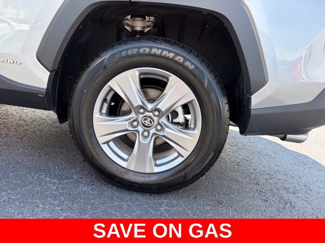 Used 2025 Toyota RAV4 XLE AWD/4WD image 10