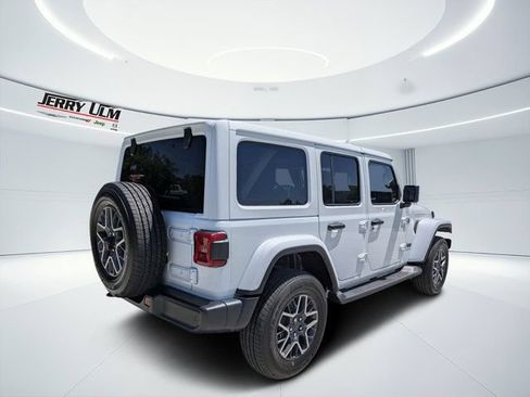 New 2026 Jeep Wrangler Unlimited Sahara AWD/4WD image 3