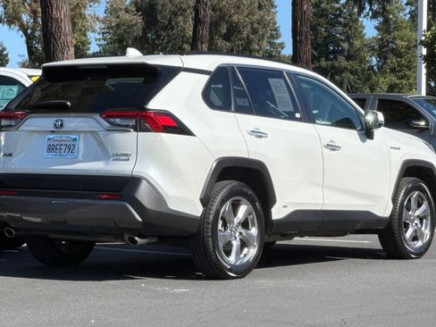 Used 2020 Toyota RAV4 Limited AWD/4WD image 5
