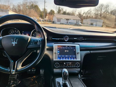 Used 2014 Maserati Quattroporte GTS image 34