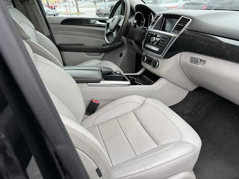 Used 2015 Mercedes-Benz ML 350 4MATIC w/ Premium 1 Package image 27