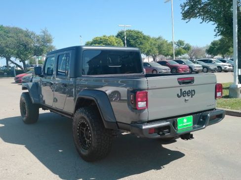 Used 2022 Jeep Gladiator Sport image 9