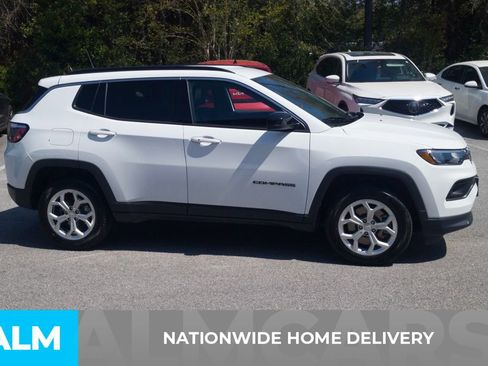 Used 2024 Jeep Compass Latitude image 4