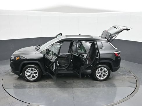 Used 2025 Jeep Compass Sport w/ Mopar Graphics Package AWD/4WD image 49