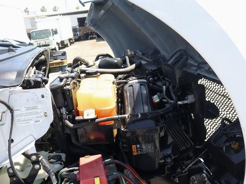 Used 2016 Ford F650 2WD Crew Cab Super Duty image 13