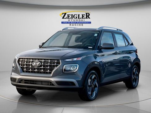 New 2026 Hyundai Venue SEL FWD image 3