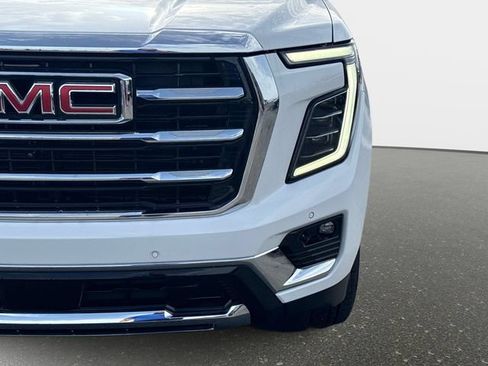 Used 2025 GMC Yukon Elevation RWD image 9