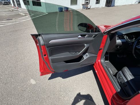 Used 2019 Volkswagen Arteon SE AWD/4WD image 17