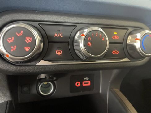 Certified 2025 Nissan Versa SV w/ Trunk Package image 10