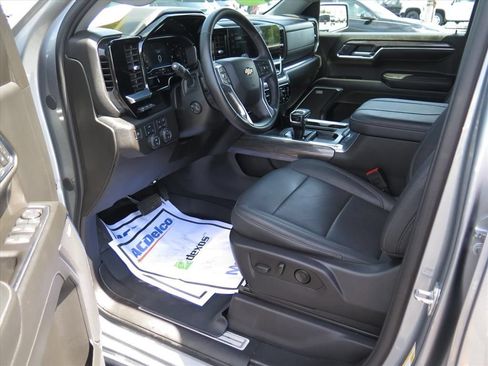 Used 2024 Chevrolet Silverado 1500 LTZ w/ Technology Package AWD/4WD image 10