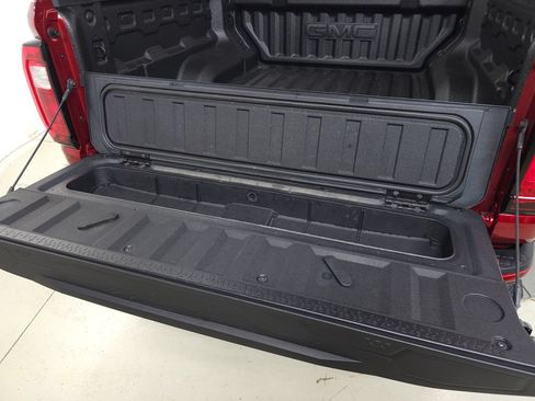 Used 2025 GMC Canyon Denali AWD/4WD image 8