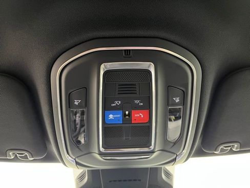 Used 2026 Jeep Cherokee Laredo AWD/4WD image 35