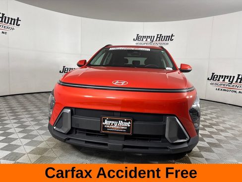 Used 2024 Hyundai Kona SEL AWD/4WD image 3