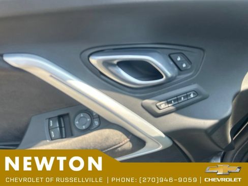 Used 2018 Chevrolet Camaro ZL1 RWD image 8
