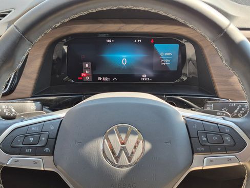 Used 2024 Volkswagen Atlas SE w/ Panoramic Sunroof Package FWD image 21