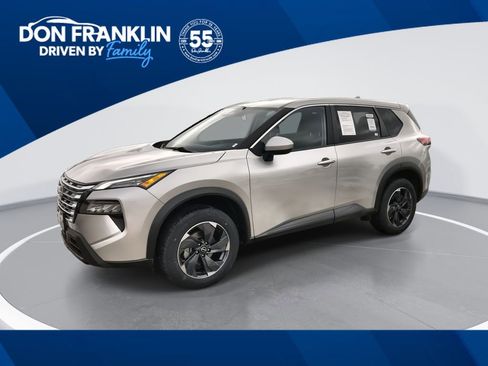 Used 2024 Nissan Rogue SV image 1