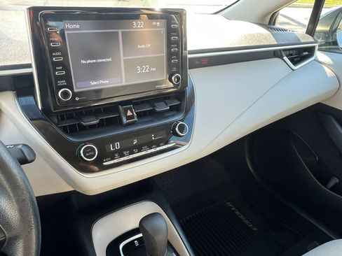 Used 2021 Toyota Corolla LE FWD image 19