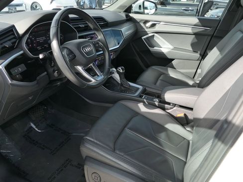 Used 2024 Audi Q3 2.0T Premium image 11