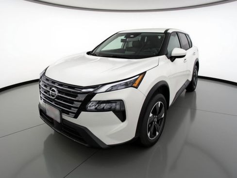 Used 2025 Nissan Rogue SV FWD image 3
