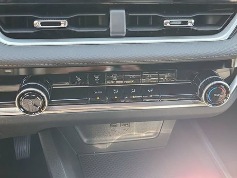 New 2026 Chevrolet Equinox LT w/ Safety and Technology Package FWD image 27